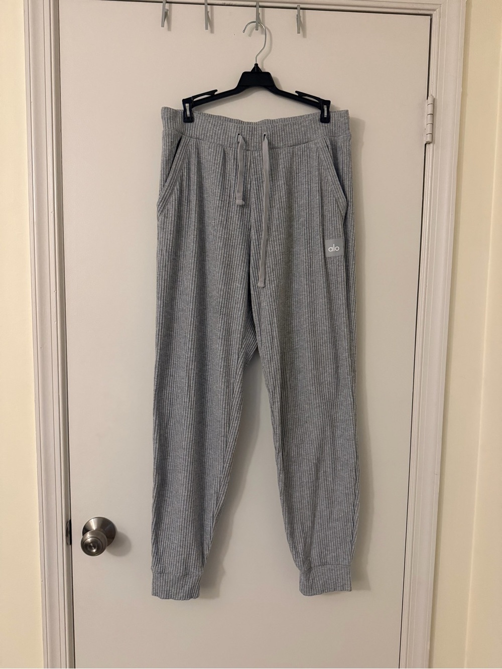Alo - Grey Muse Joggers - Size L